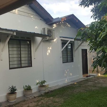 Homestay / Roomstay Muslim Budget Tanjung Malim تانجونج ماليم المظهر الخارجي الصورة